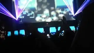 Myon & Shane 54 - Strangers (LIVE)