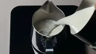 『最適合拉花的牛奶量』The most suitable amount of milk.🥛
