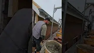 Wir bauen zurzeit ein Dreifamilienhaus.Heute steht mauern an!!!