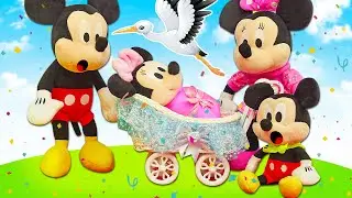 Un nuovo membro della famiglia del Topolino giocattolo! Video con giocattoli per bambini piccoli