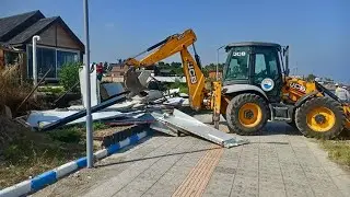 Demolition of illegal buildings in Arsuz, November 14, 2025 8gunhaber