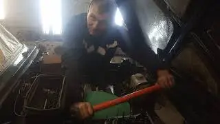 Сорвало шпильку головки  на русской ВАЗ. Что делать ? Смотреть до конца .
