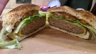 Plant-based vs Meat-based Burger!