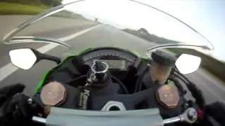 Мотоцикл на скорости 300/час ОБГОНЯЕТ Авто