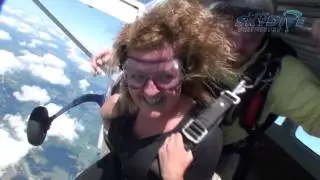 Julie Green's Tandem skydive!