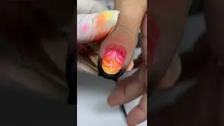 Яркий, летний маникюр с френчем с помощью трафаретов. 