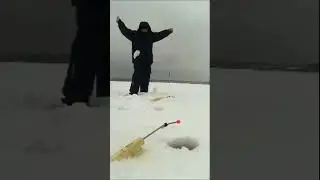 Ловля корюшки зимой 