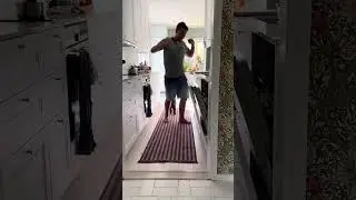 Котик и кровать 1 часть