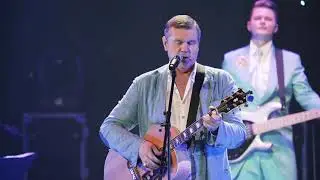 Александр Новиков // Уличная красотка