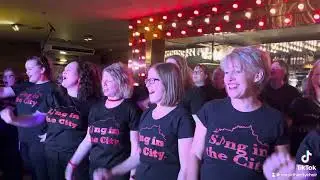 Sing in the City & Hanley and the Baird, Pub entertainment, look at this audience Manic Medley