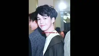 he's comfortable & confident to be himself now bcz he has santa behind him♥️✨ 