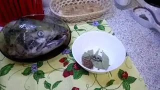 Уха из красной рыбы (кетовые головы)