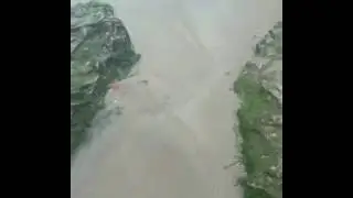 Вода на пляже в Махачкале покрылась пленкой из масла