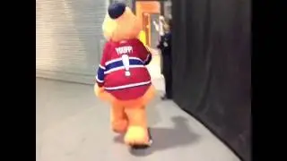 Youppi apres une defaite Youppi after a loss Kevin Gilmore
