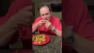 Bule doyan  Tumis kangkung Şama ayam Goreng bawang