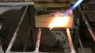 Подсвечник из дерева сам