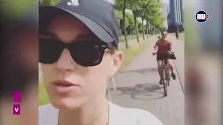 КЭТИ ПЕРРИ СКРЫТО КАТАЕТСЯ НА ВЕЛОСИПЕДЕ ПО АМСТЕРДАМУ!!!!!
