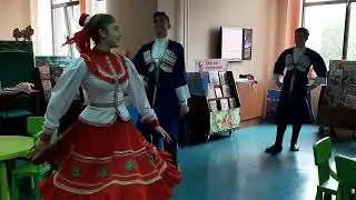 Концерт дружбы: зажигательные осетинские танцы для библиотекарей Калмыкии
