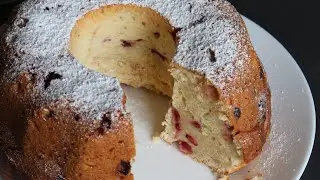 Творожный кекс с красной смородиной