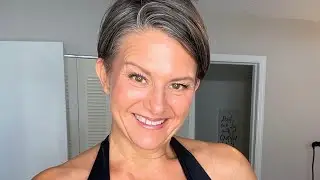 Carly Curious | Mature Model | natural beauty woman
