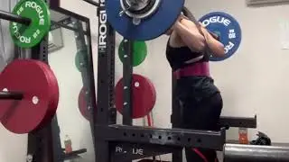 fitness model weight lifting #shorts #ytshorts #weightlifting #femalefitness #fitnessmotivation