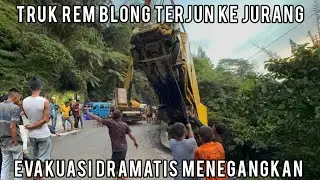 Kepala Truk Masuk Kolong, Evakuasi Dramatis Truk Rem Blong Terjun Ke Jurang Sitinjau Lauik