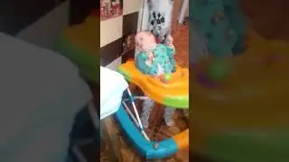 Мы очень любим кушать и танцевать!))