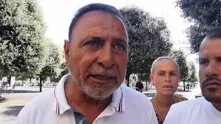 Lungomare di Napoli, chioschi chiusi e protesta dei proprietari a Palazzo San Giacomo