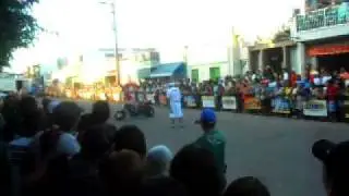 mumu  levantando a galera em sao domingos