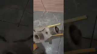 Как припоять трубы в труднодоступном месте. Дельный совет...