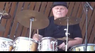 Играет Александр Боровков.  Видео Олег Сойнов.  Троицк, 2024.