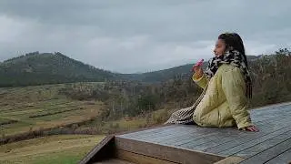 she moved to an island ⛰️