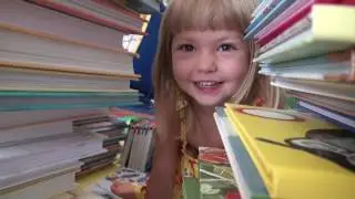 Читает. видеопоэзия