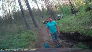 Сам застревай, а товарища доставай! :)