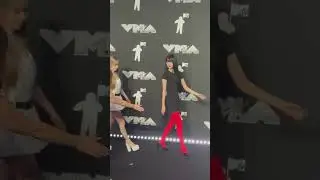 We ❤️ LE SSERAFIM #vmas