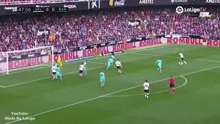 Maxi Gomez goal vs FC Barcelona HD