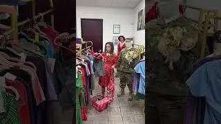 Military soldier reunites with his girlfriend in the mall!