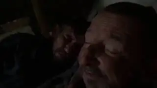 ПОДАРИЛИ БОМЖУ АЙФОН