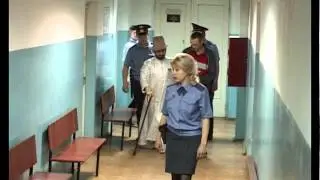А батюшка-то не настоящий!