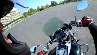 Suzuki Boulevard М50 маневрирование