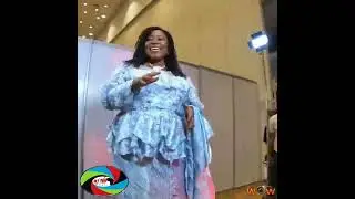 Dr Memunatu Pratt (Hon. Minister of Tourism Sierra Leone) dances @Akwaaba2022