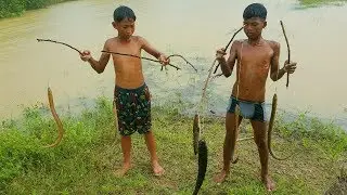 AMAZING! Awesome 2boys Can Be Able To Hunting Fishing By His Technique - Knot Fishing