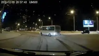 Дал угла на автобусе!