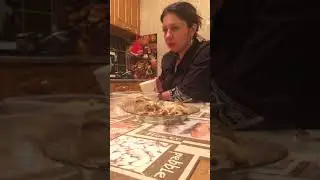 Недовольная женщина😂