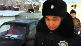Беспредел в Щучинске. Сотрудник ДПС отобрал сотовый телефон у журналиста