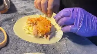 Juicy & Crispy ! Spicy Pork & Chicken Gyoza - Taiwanese Street Food