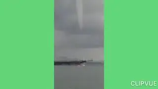 Penampakan Puting Angin beliung di atas Marina South Pier Singapore