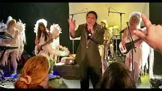 Corey Feldman loses a tooth and looks for it
