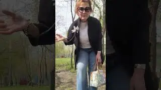 простая формула: джинсы + майка + педж из секонда