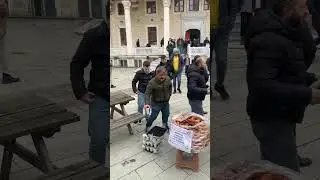 Bugünkü Hayır Simitlerimiz Merhumlar Yusuf Altundemir, Ethem ve Murat Yaldır ruhlarına dağıtılmıştır